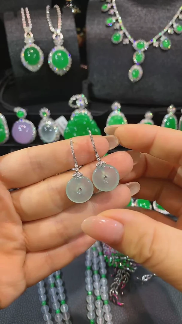 18K金镶嵌翡翠耳饰耳坠