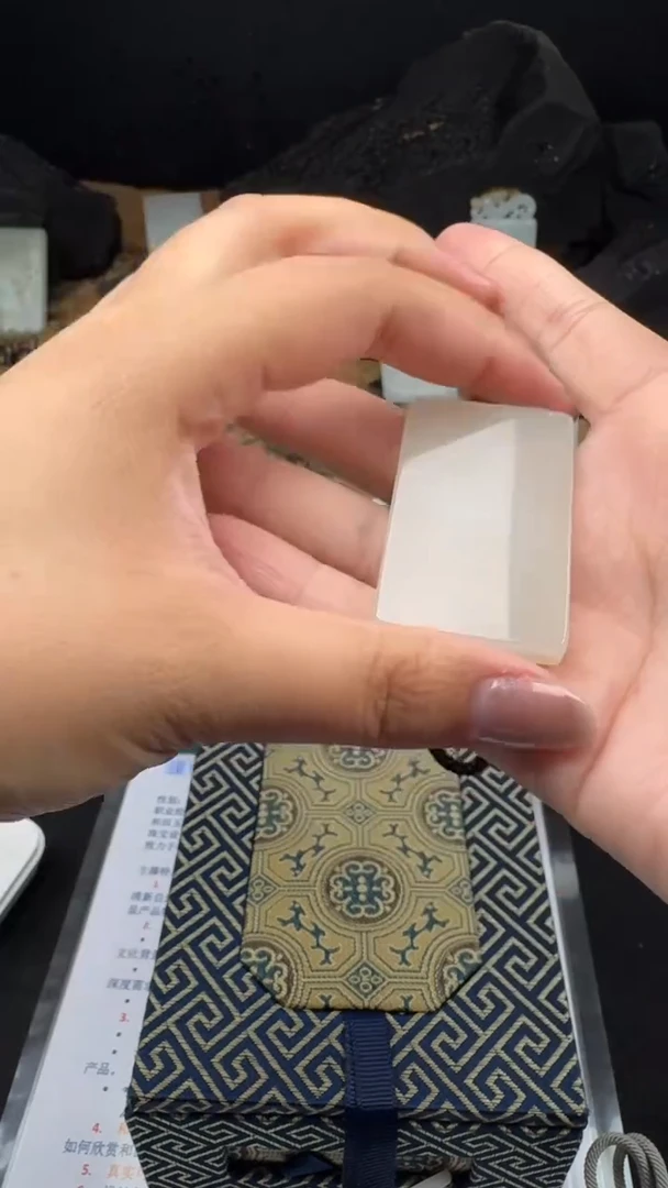 【闪购商品】和田玉颈饰未镶嵌婷婷