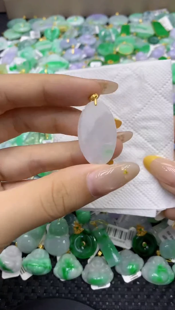 颈饰未镶嵌翡翠天然缅甸翡翠A货