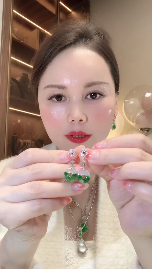 【闪购商品】翡翠耳饰18K金镶嵌C4 多样性发货一件