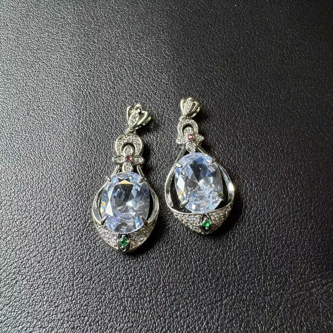 WZ吊坠B22赠黑卡配链子