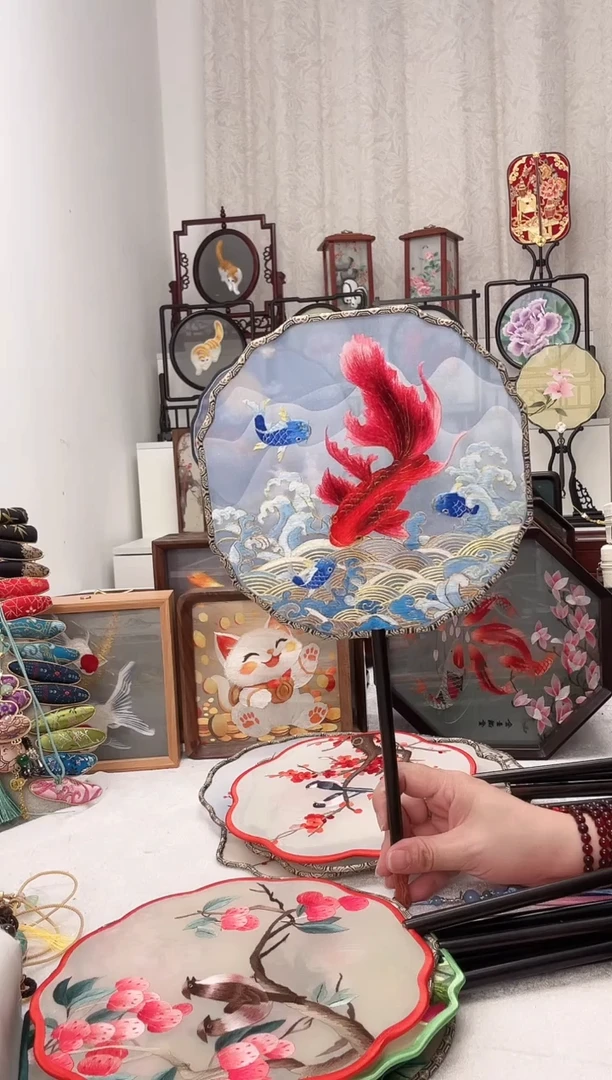 扇子苏绣作品手工团扇