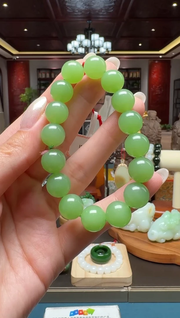 未镶嵌和田玉挂件by12