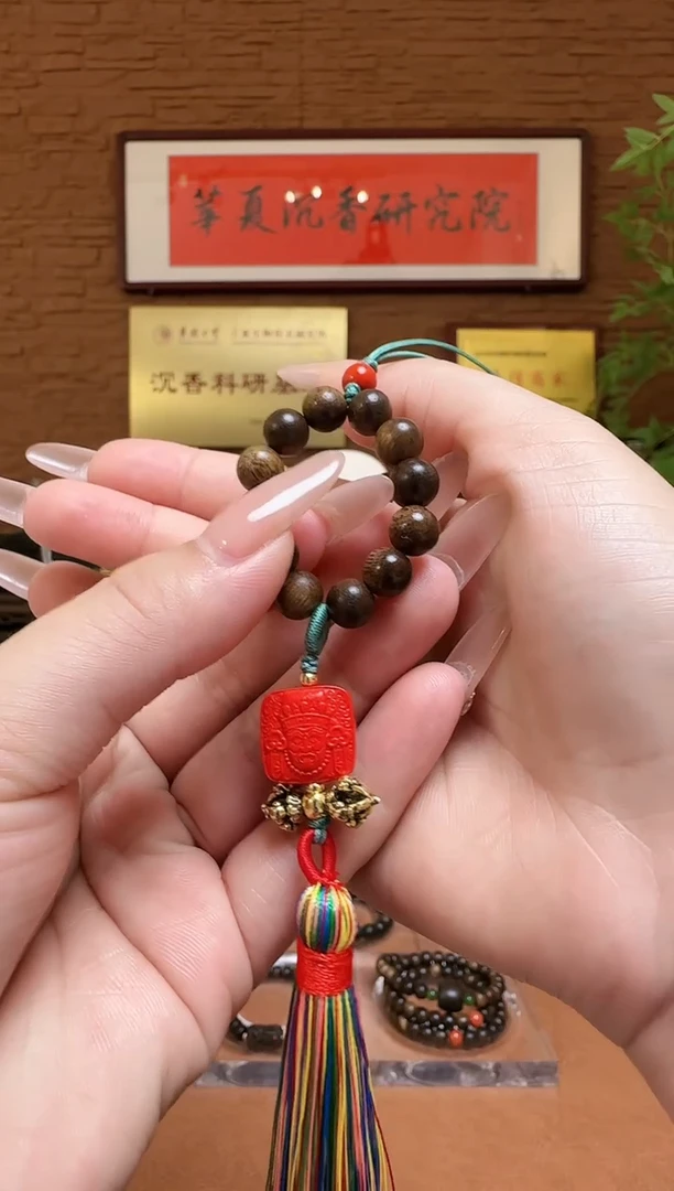 【闪购商品】沉香木手把件海南莺歌绿奇0.7楠手机链