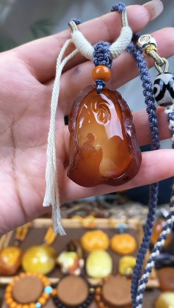 【闪购商品】琥珀裸石未镶嵌基地发货 一物一证 顺丰包邮