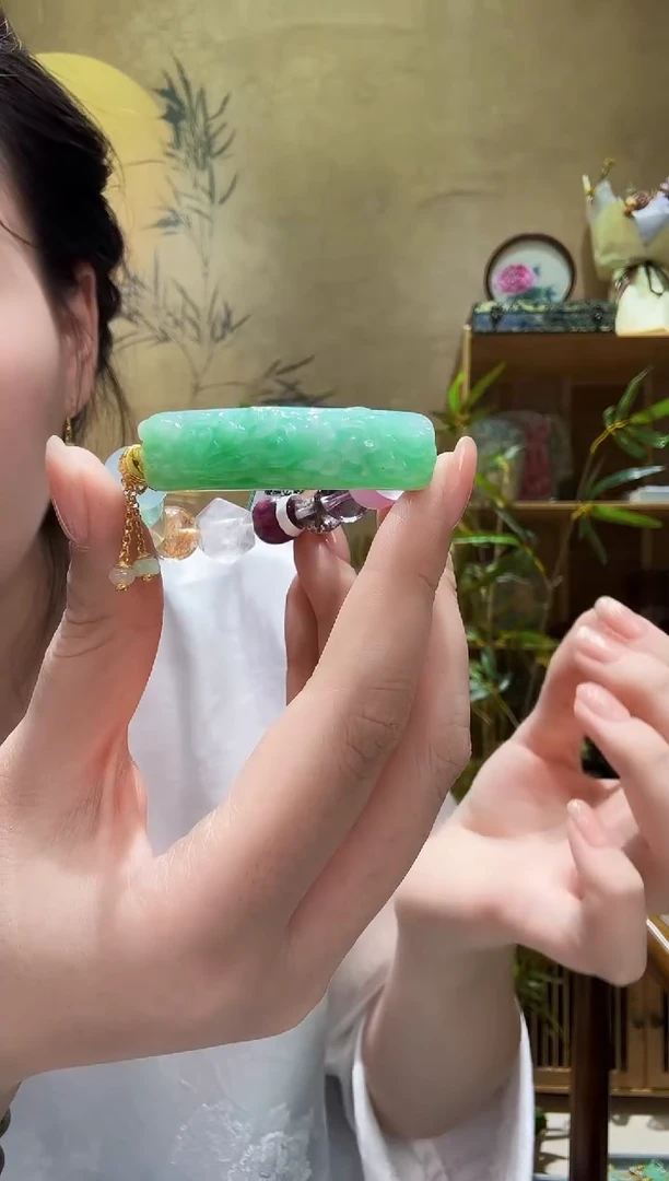 颈饰未镶嵌翡翠手牌