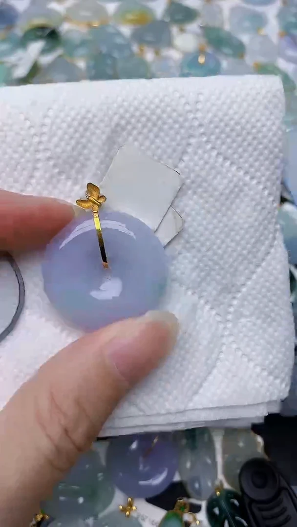 颈饰18K金镶嵌翡翠天然A货翡翠