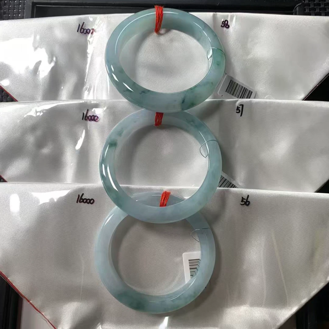 翡翠A货手镯0多样性发货，发一件