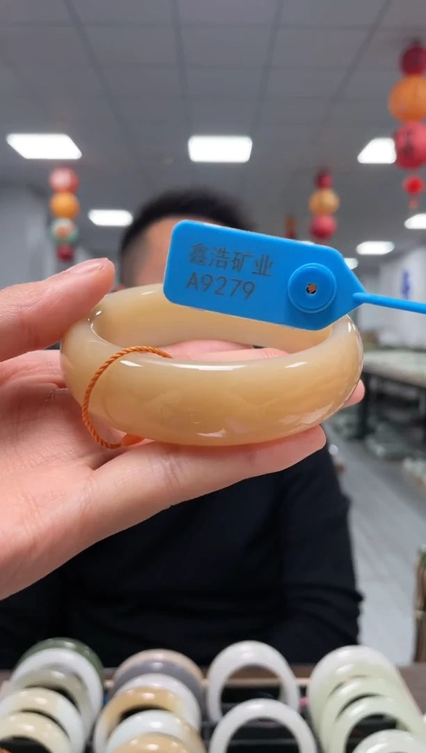 未镶嵌手镯和田玉圈口58  A9279  高品且末糖手镯一条