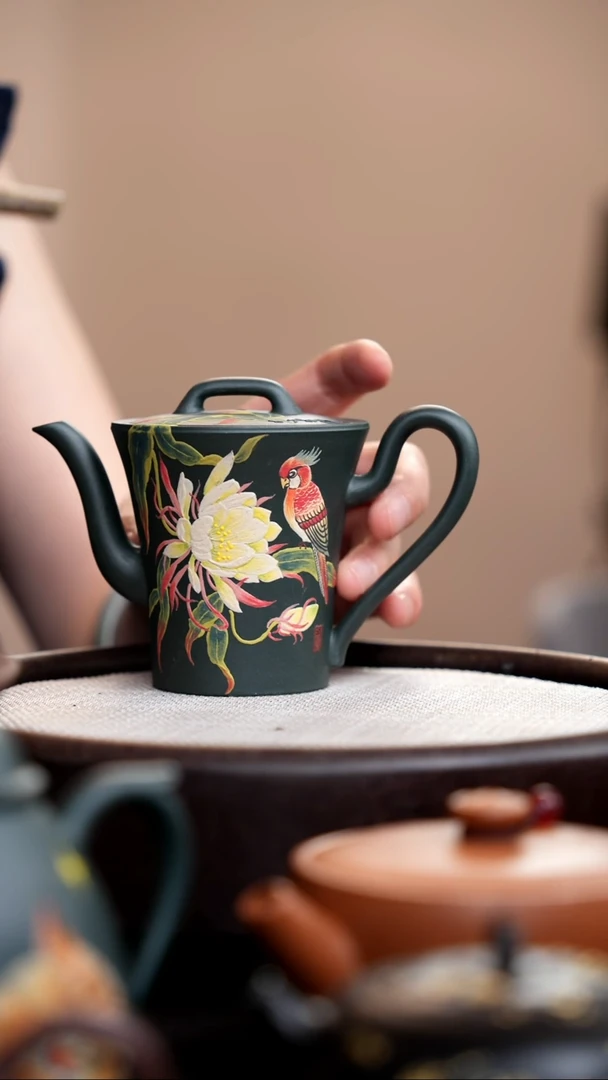 茶壶紫砂九龄君子兰小蛮腰泥绘昙花