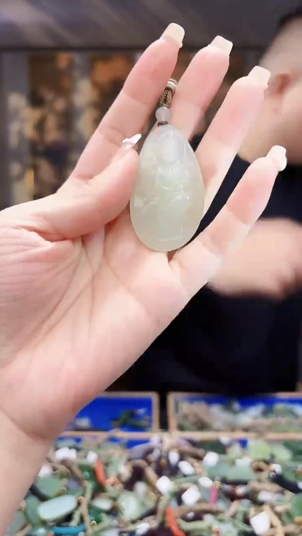 和田玉未镶嵌挂件拍一发一