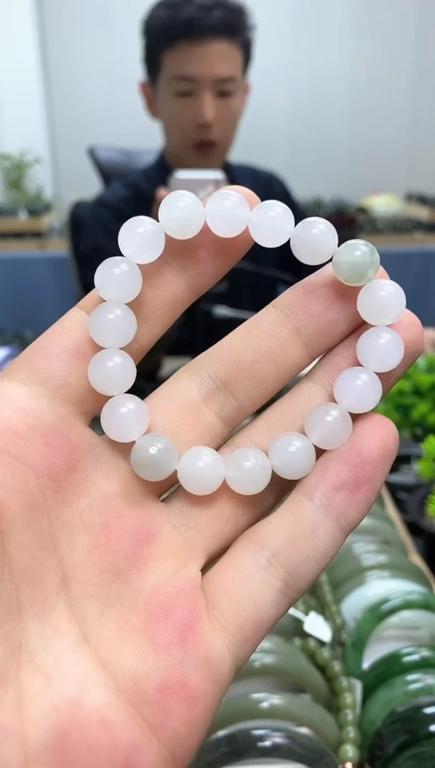 透闪石质玉手镯未镶嵌10mm