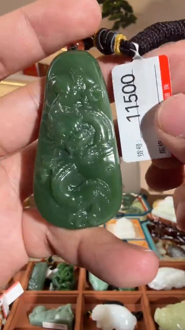 颈饰未镶嵌和田玉1