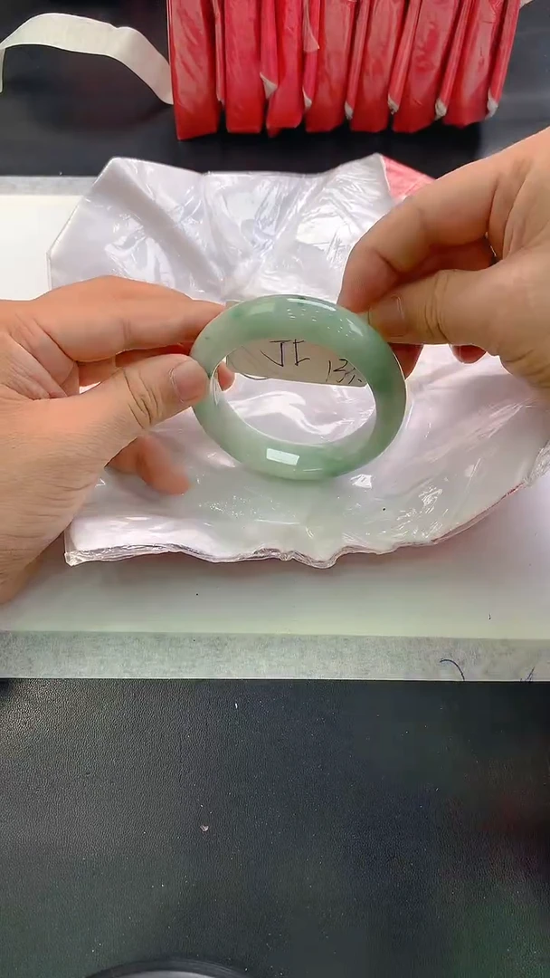 未镶嵌手镯翡翠133
