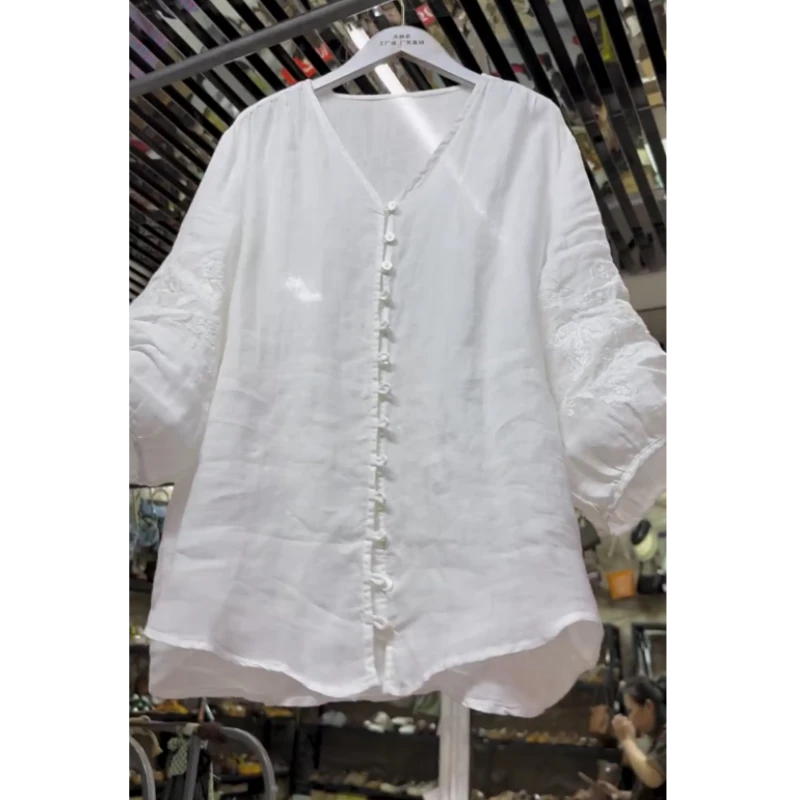 早秋新款女装时尚减龄别致圆领前扣设计中袖薄款刺绣束口边半身衫