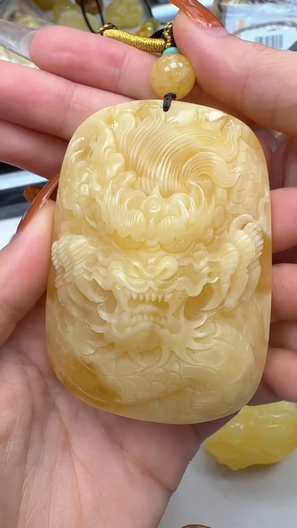 裸石琥珀未镶嵌如图