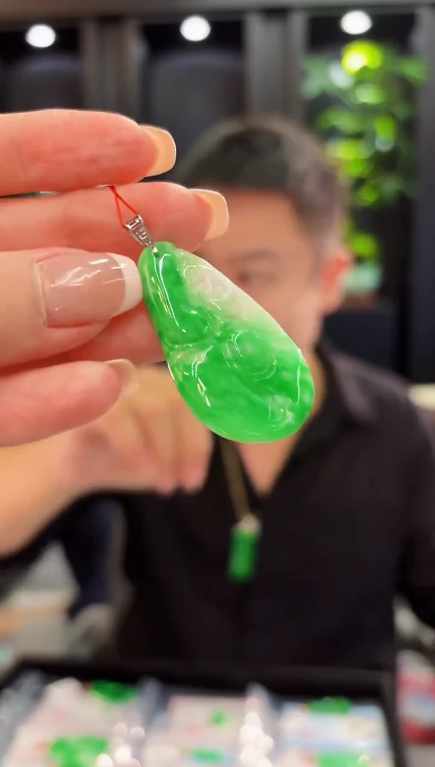 颈饰18K金镶嵌翡翠  缅料A货/支持复检/一件