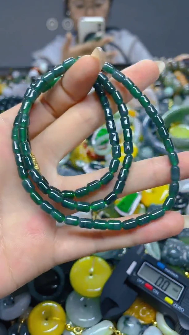 颈饰未镶嵌翡翠4MM/ J /翡翠A货，一件也是批发价