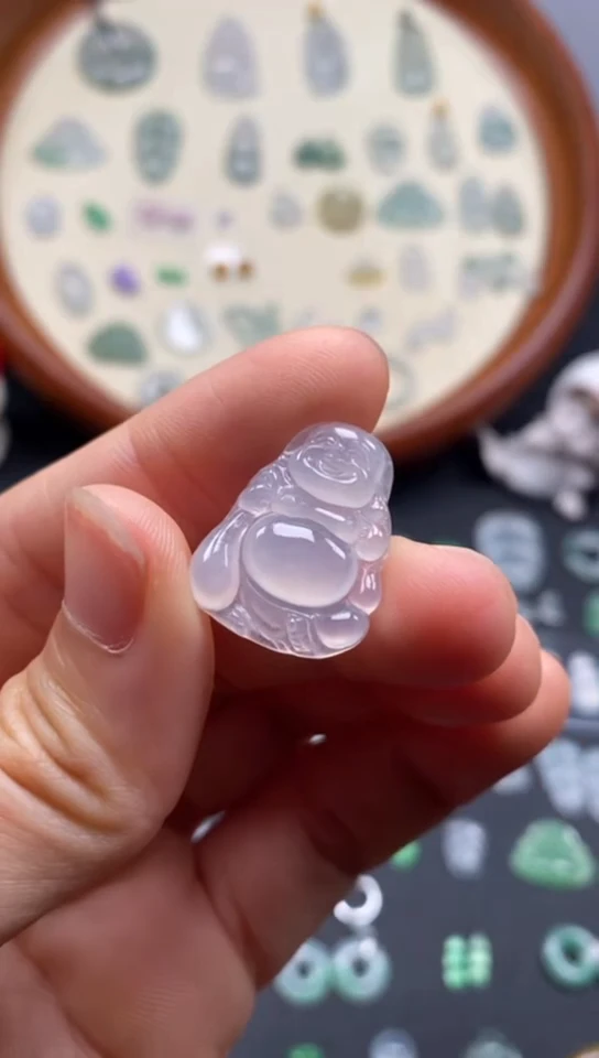 翡翠未镶嵌颈饰冰布袋佛/芬