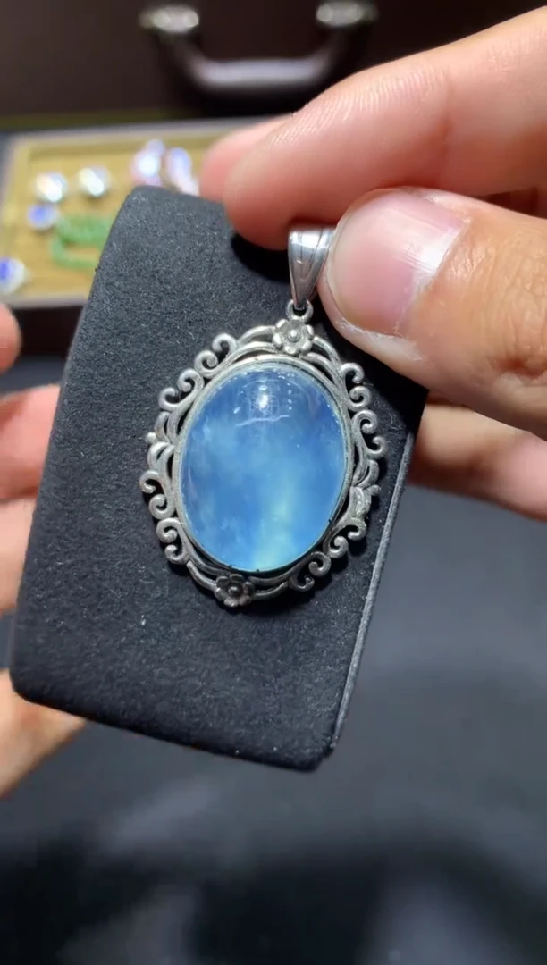 未镶嵌颈饰海蓝宝石G96