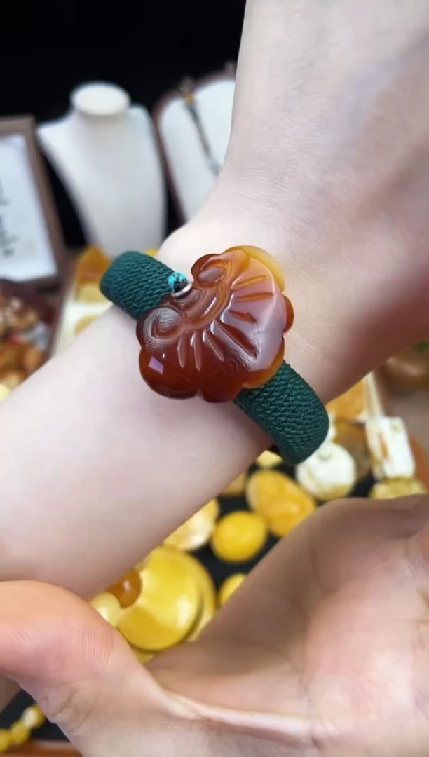 琥珀未镶嵌珠宝奇石柒月