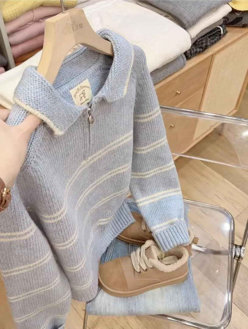 七言家  韩系蓝撞色条纹翻领毛衣1