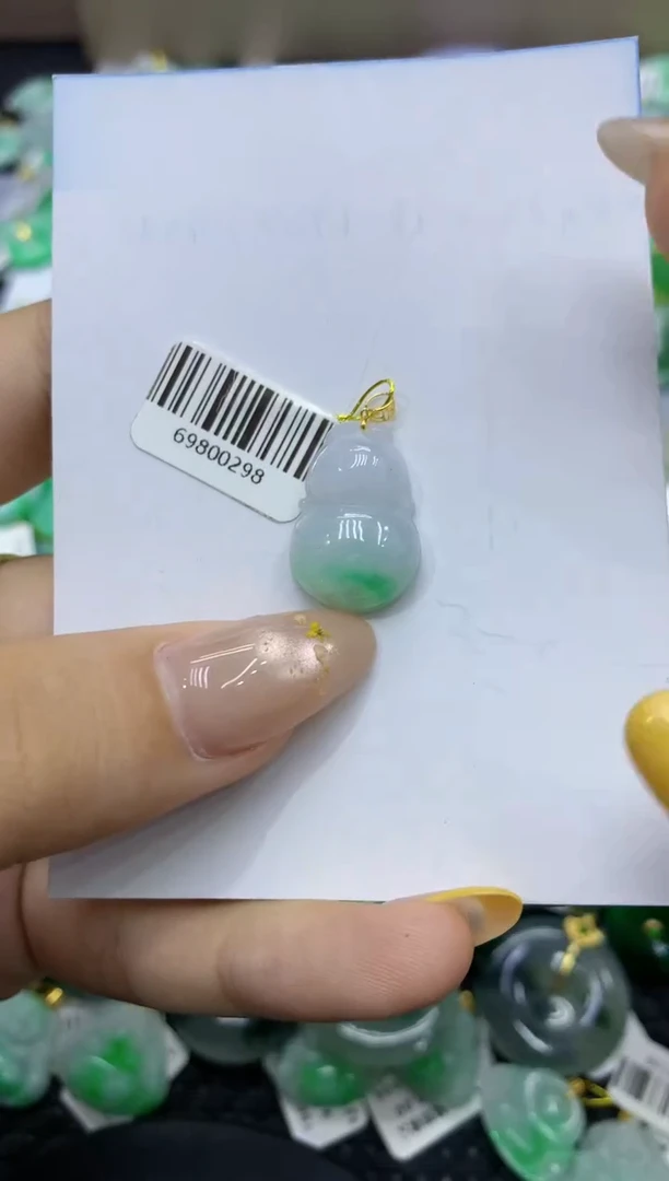 颈饰18K金镶嵌翡翠天然缅甸翡翠A货