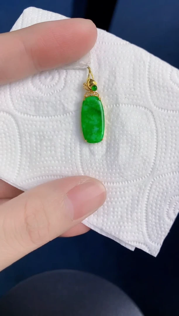 颈饰18K金镶嵌翡翠天然翡翠缅甸A货