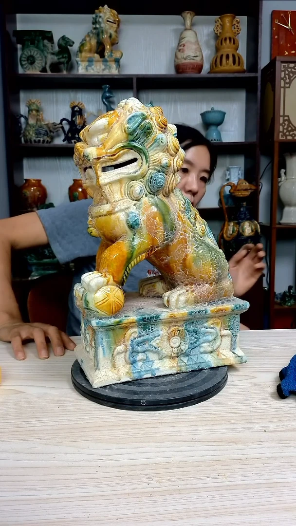 经典一对2个精美复古风格瓷器
