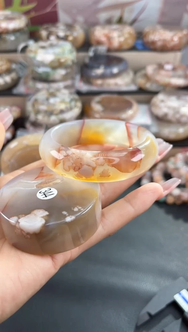 未镶嵌手镯石英质玉54