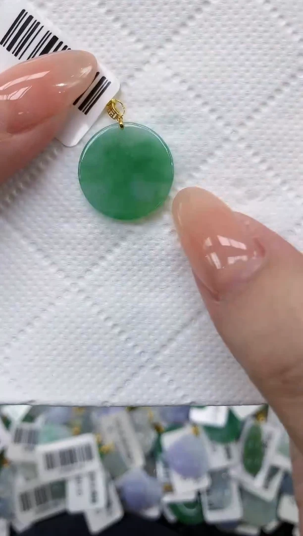 颈饰18K金镶嵌翡翠11111111111