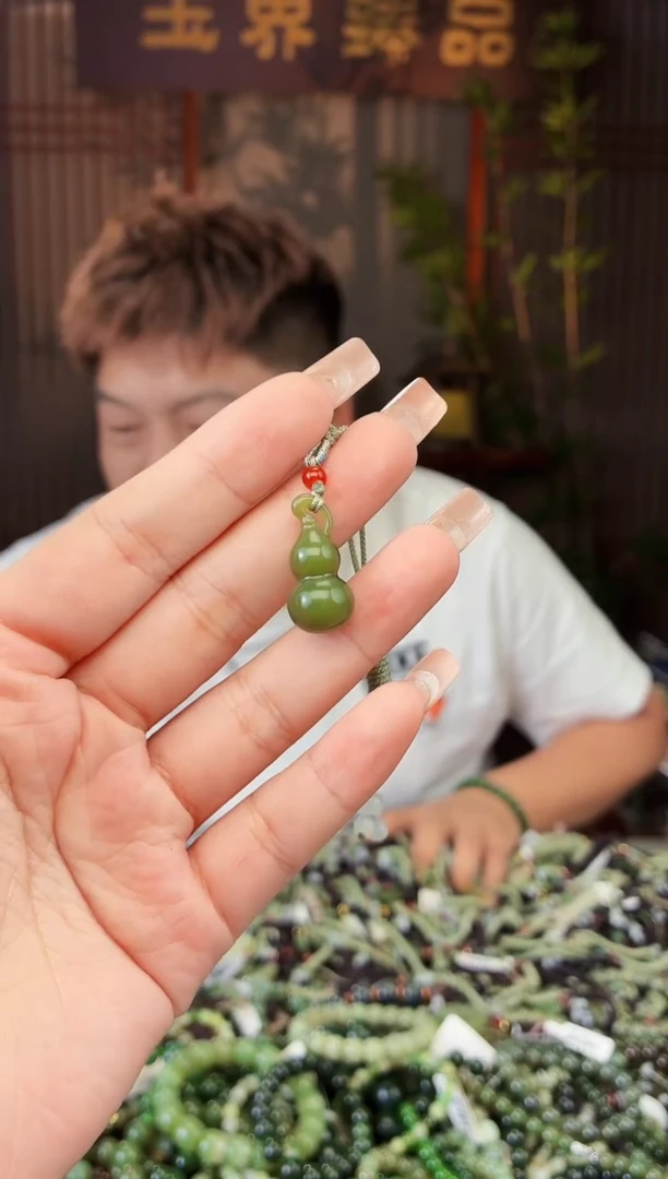 和田玉未镶嵌颈饰拍一发一