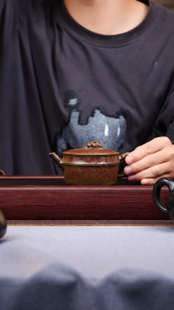 宜兴手工紫砂作品 龙背青柴烧