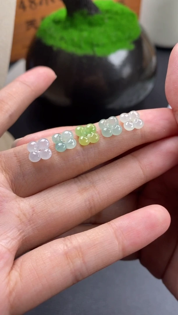 颈饰未镶嵌翡翠翡翠冰种花花