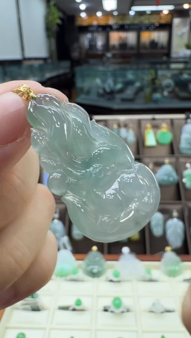 翡翠18K金镶嵌颈饰凤九吊坠