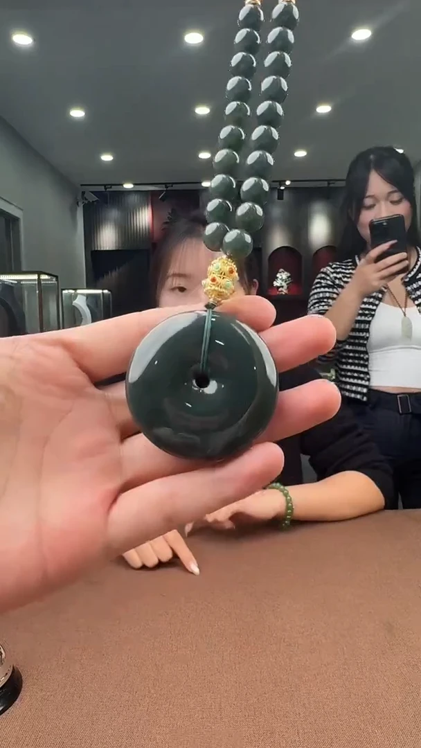 颈饰未镶嵌和田玉工厂清货，不退不换，多样性拍一发一
