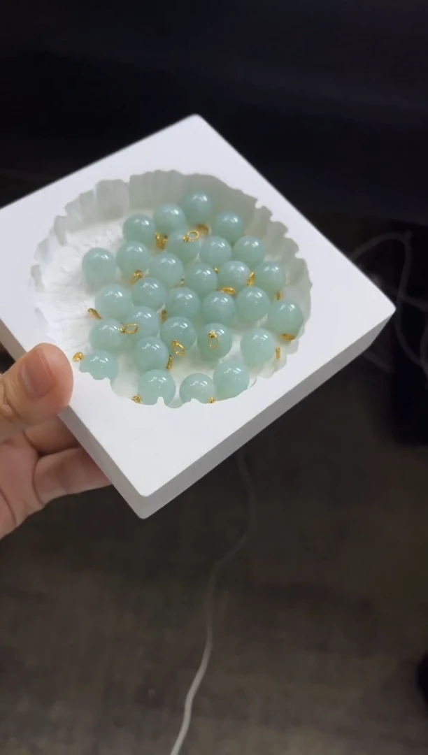 【闪购商品】翡翠颈饰18K金镶嵌M43多样性发一件/配绳子