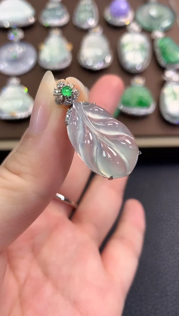 翡翠18K金镶嵌吊坠(不含链)春日珠宝 B39