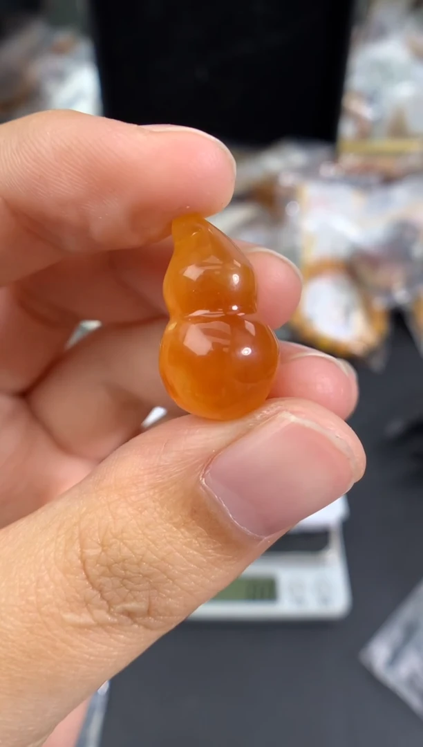 蜜蜡未镶嵌珠宝奇石18