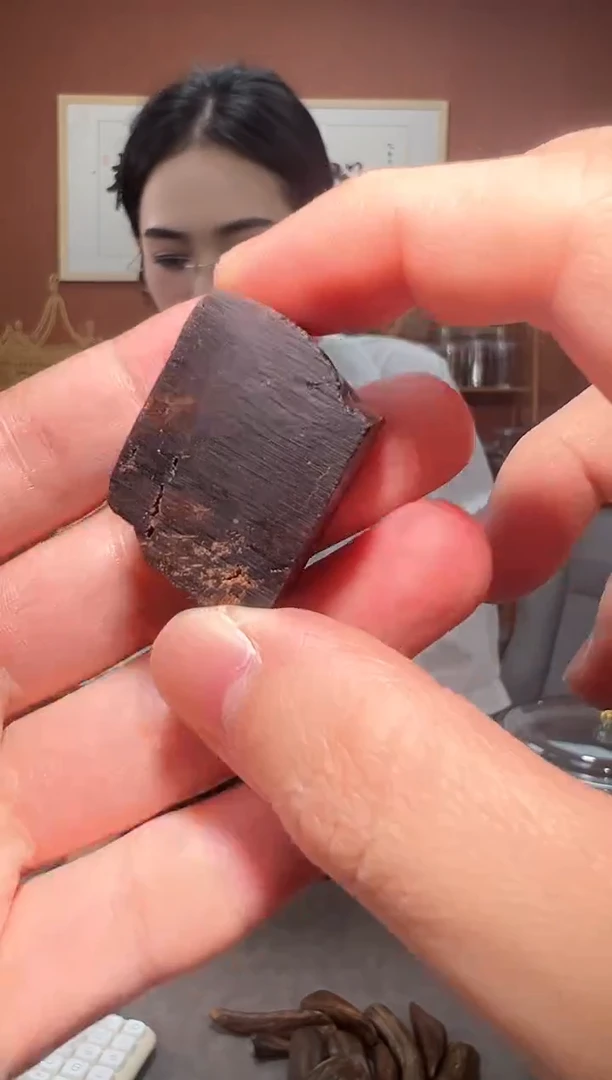 沉香吊坠Q5越南多样性发一