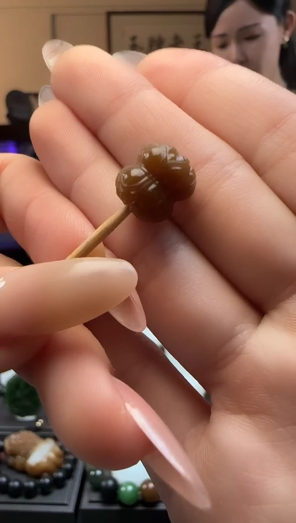 【闪购商品】和田玉糖未镶嵌并蒂莲单珠