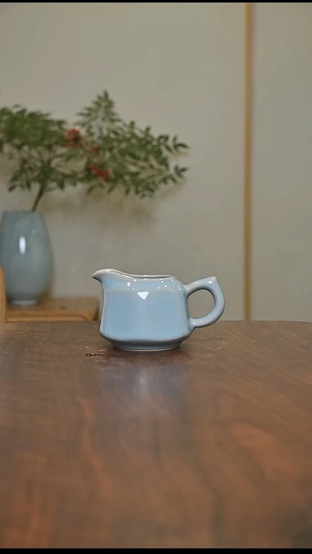 六合泰平公道 天青 微瑕 朱家汝窑款