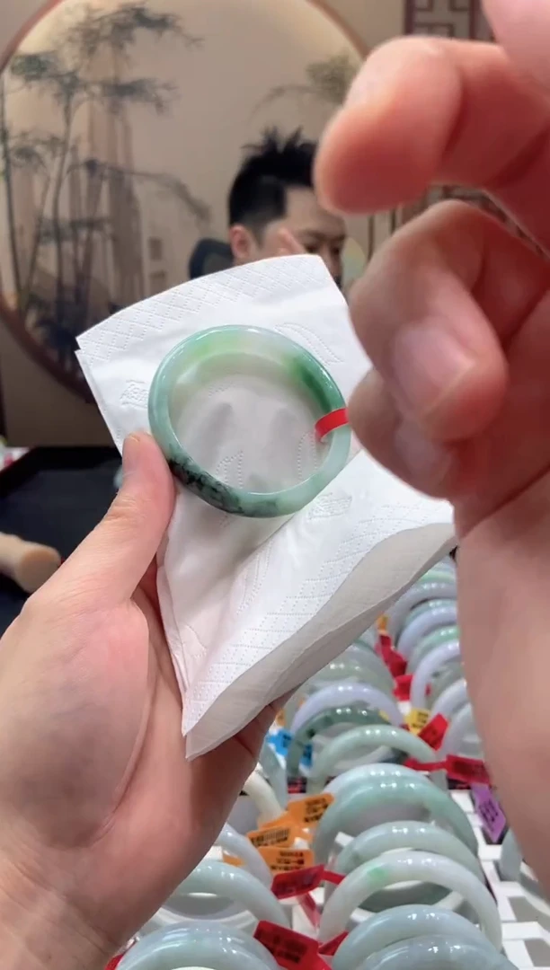 翡翠手镯未镶嵌0002027617