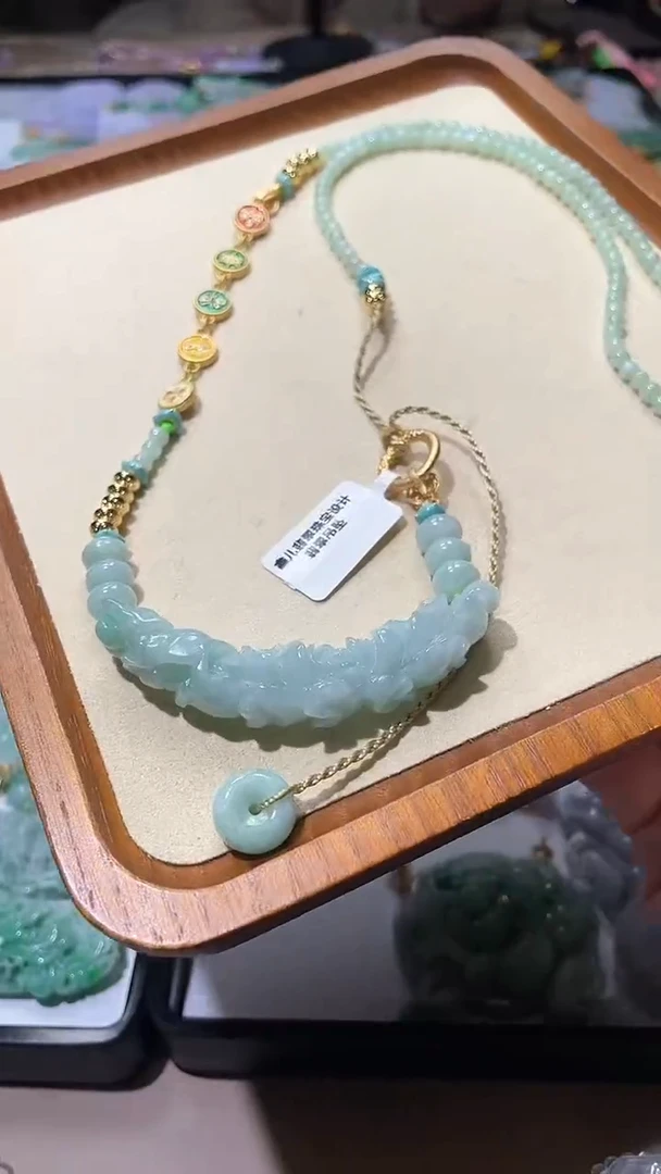 【闪购商品】翡翠颈饰未镶嵌吊坠