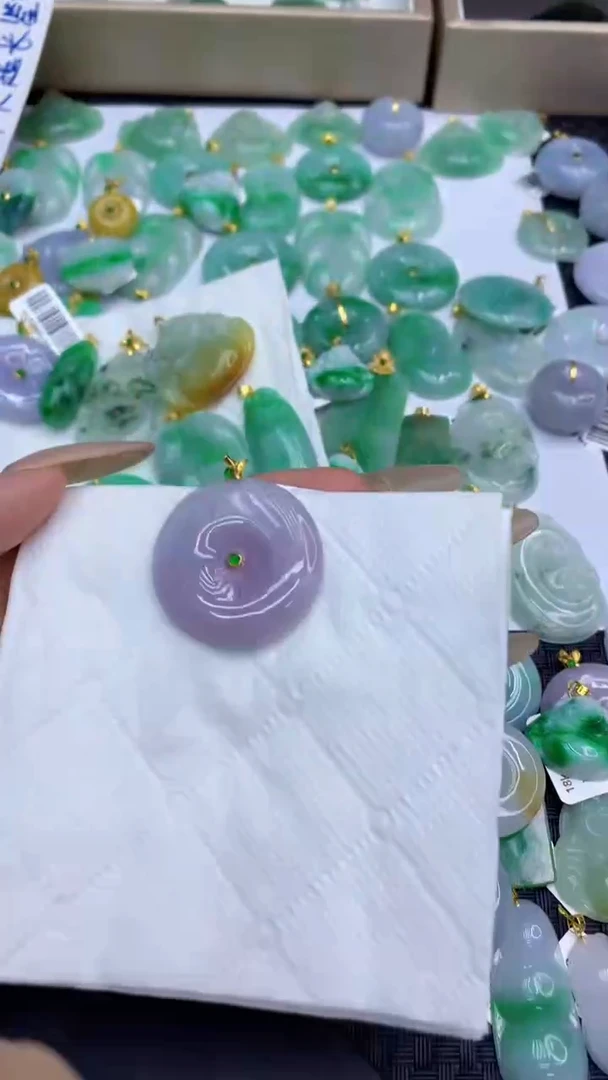 颈饰18K金镶嵌翡翠天然缅甸A货翡翠1