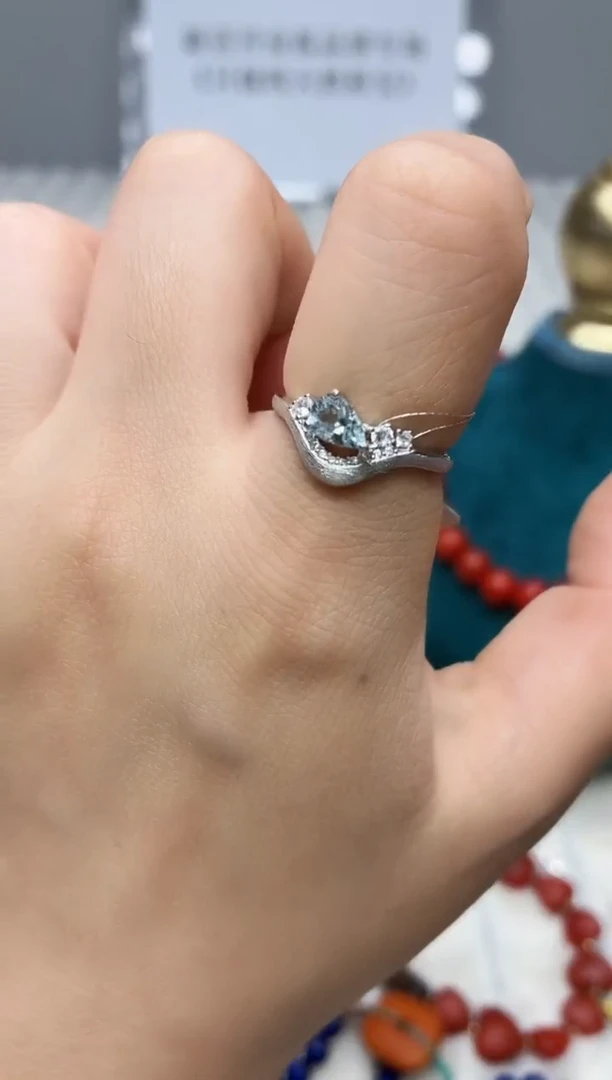 银S925镶嵌托帕石戒指051BJ1212产品一个（多样性）