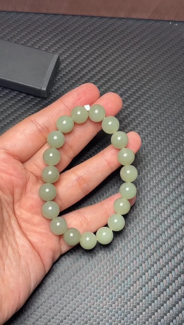 未镶嵌手串和田玉且末微色差近矿卡10Mmjk
