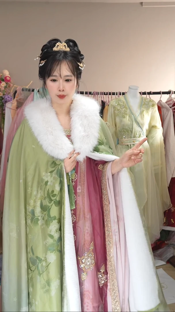 绿色斗篷两件套 特价不退换