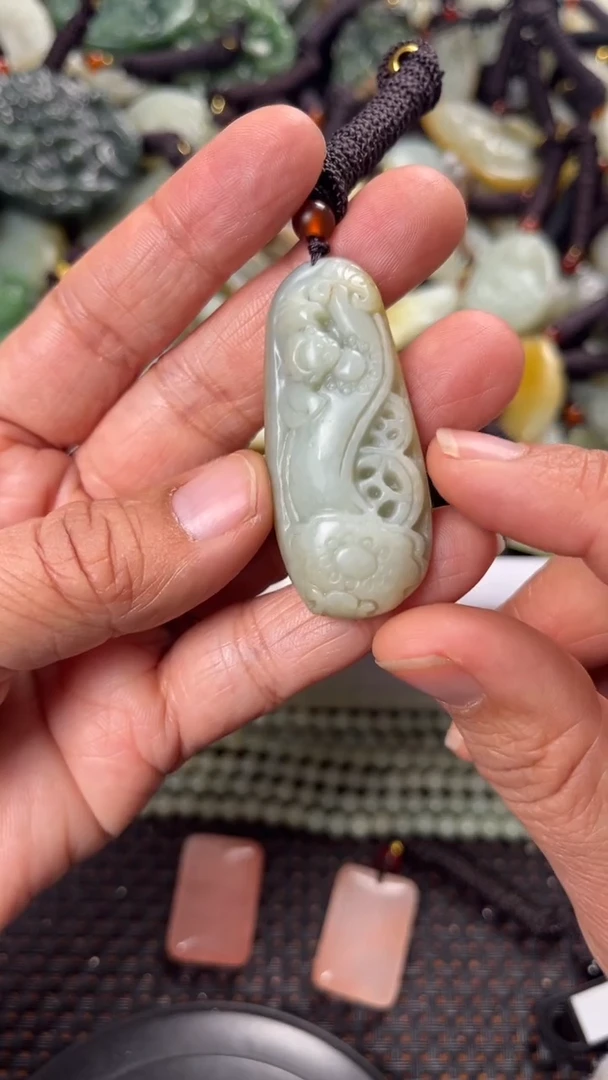 【闪购商品】和田玉颈饰未镶嵌多样性发货没有证书拍一发一有瑕