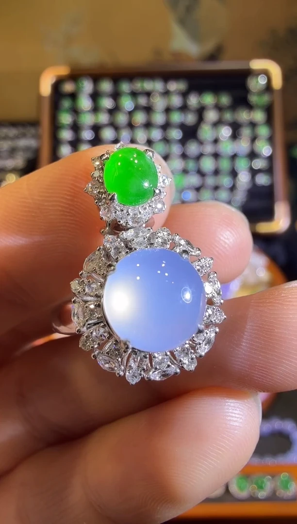 【闪购商品】翡翠戒指18K金镶嵌玻璃种梦幻紫蛋面戒指吊坠两用